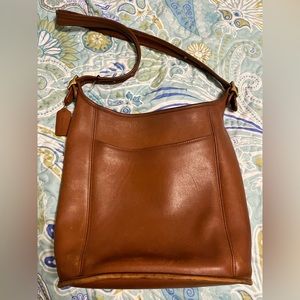 Vintage Coach Slim Duffle Sac purse style #9060 in tan leather
